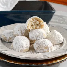 Russian Tea Snowball Cookies